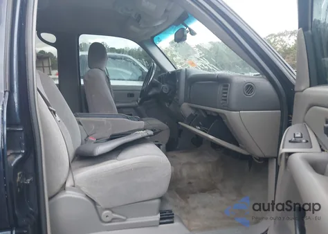 2004 Chevrolet Tahoe Ls z USA, uszkodzony, nr VIN 1GNEC13V04J103808